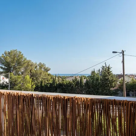 Le Spot -t2-clim Parking 900m *